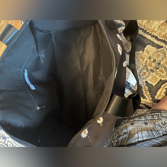 Alice + Olivia Duffel Bag - Picture 4 of 6